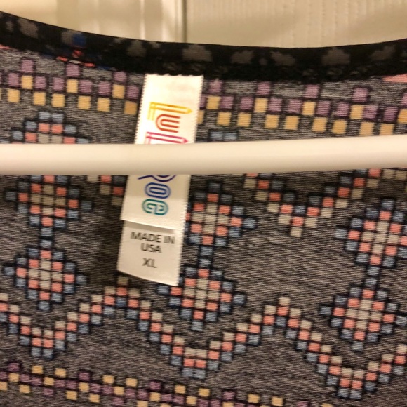 Aztec Floral Lularoe Classic Tee Size XL - Picture 3 of 4